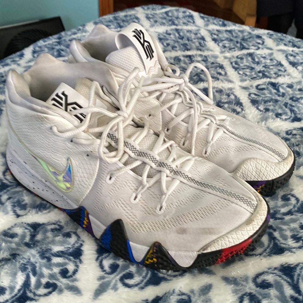 Nike Kyrie size 11 1/2